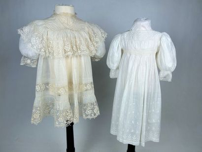 Deux belles robes de baptême à taille haute,...