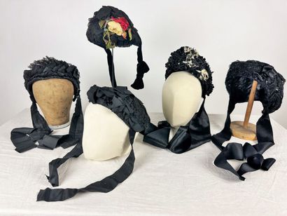 Cinq bibis de mode pour dame en tulle bouillonné...
