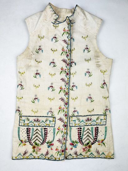Gilet d'été en basin blanc brodé de fils...