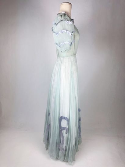 Robe longue pour l'été en crêpeline de soie...