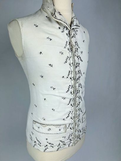 Gilet d'apparat en coton sergé blanc brodé...