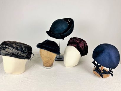 Cinq chapeaux et bibi de mode Circa 1920-1940....