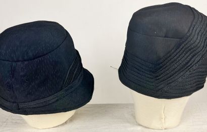 Quatre ravissants chapeaux et bibis emboitants...