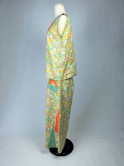 Un pyjama du soir ou négligé d'intérieur...