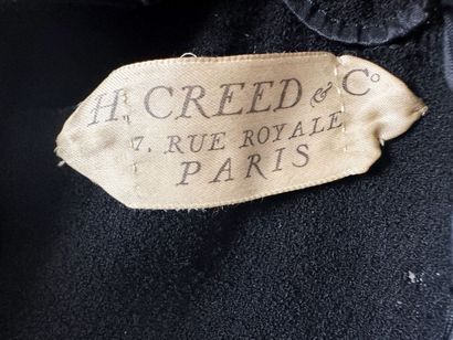 Robe en crêpe de laine noire Haute Couture...