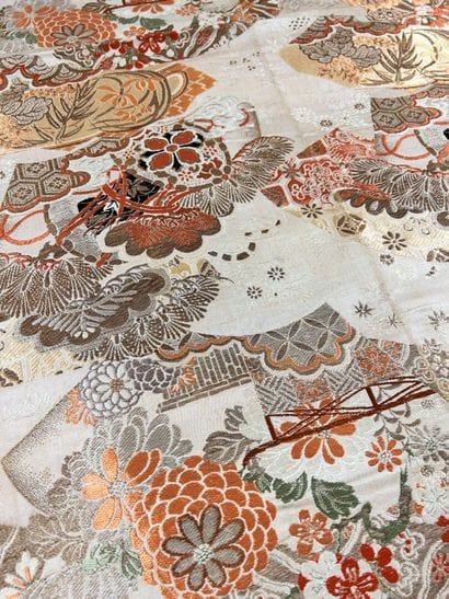 Deux grands Obi japonais Art Déco en lampas...