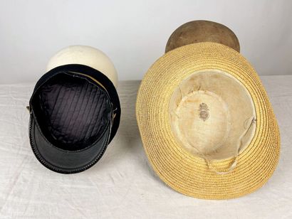 Six chapeaux pour enfant Circa 1920-1950,...