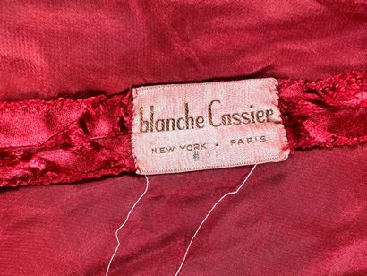 Robe longue pour le soir en satin broché...