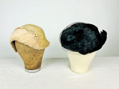 Quatre petits bibis en plumes Circa 1955-1965...