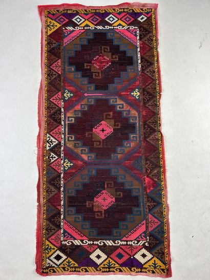 Un carré de coton Kutch, en indienne rouge...