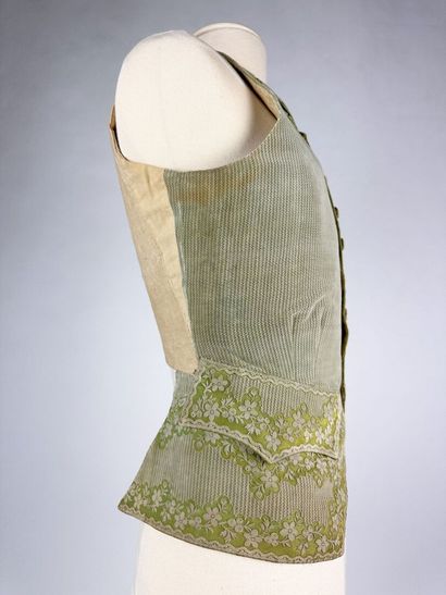 Gilet fin Louis XV retaillé d'époque pour...