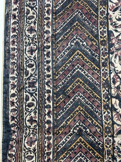 Un carré en Kalamkari ayant conservé son...