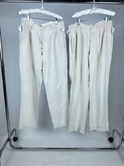 Deux pantalons tailles hautes en lin et drap...