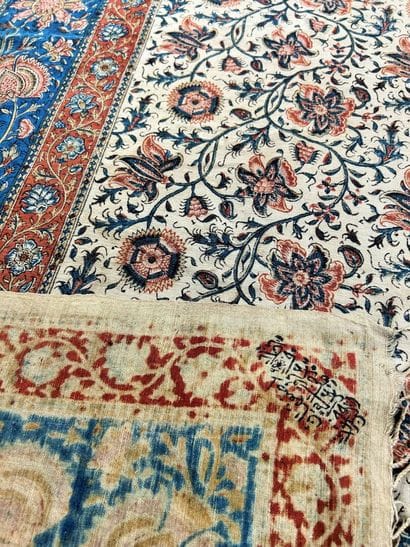 Une nappe en Kalamkari, impression sur coton...
