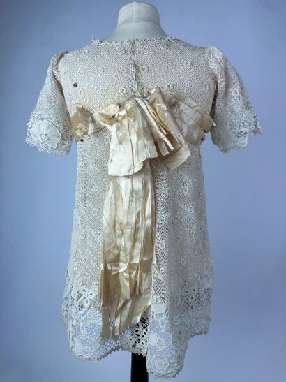Deux robes de cérémonie pour fillettes Circa...
