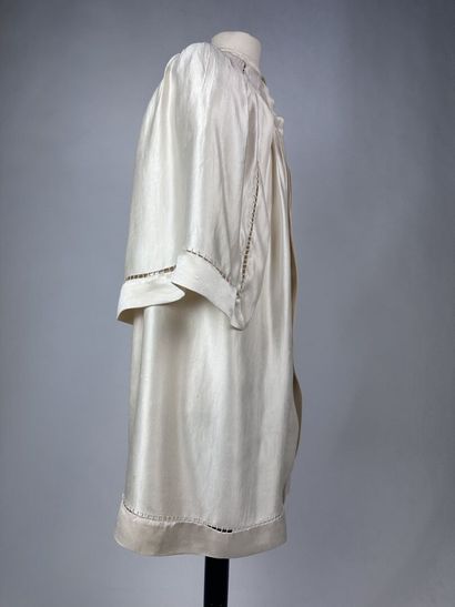 Cape de cérémonie pour enfant en satin Duchesse...
