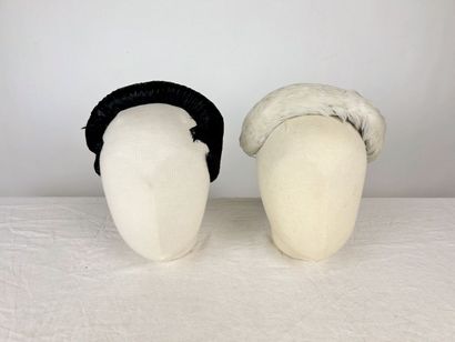Quatre petits bibis en plumes Circa 1955-1965...