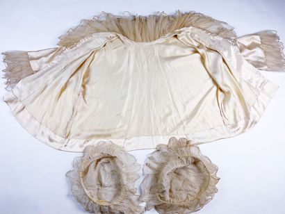 Un boléro cache-coeur pour la nuit ou la...