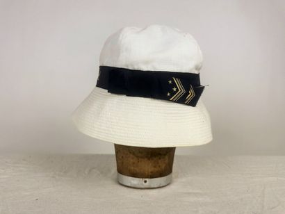 Trois casquettes à la marinière pour le tourisme...