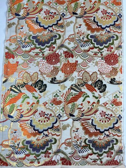Deux grands Obi japonais Art Déco en brocart...