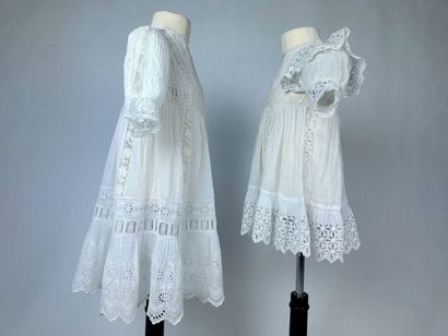 Deux robes de baptême en broderie anglaise...