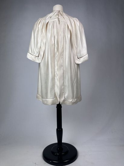 Cape de cérémonie pour enfant en satin Duchesse...