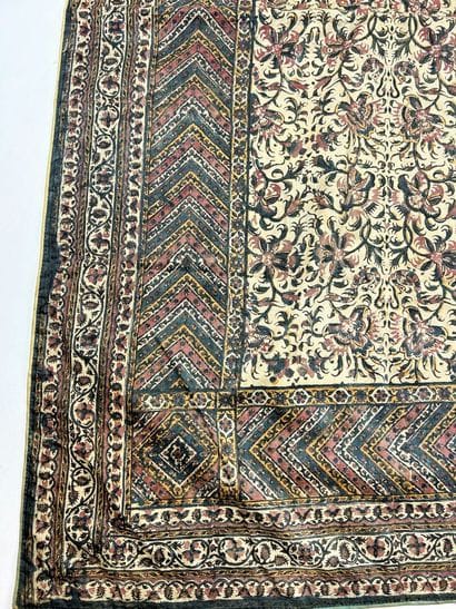 Un carré en Kalamkari ayant conservé son...