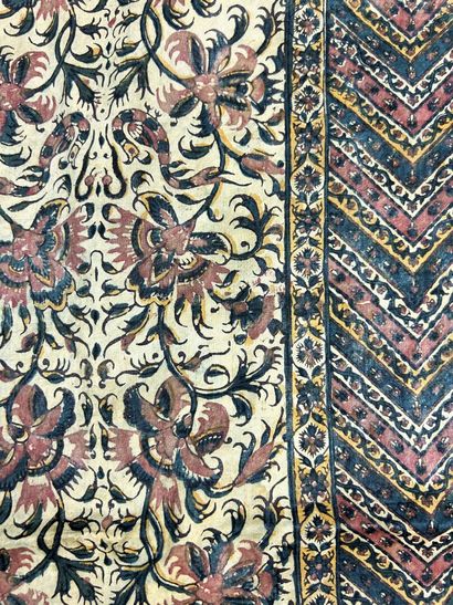 Un carré en Kalamkari ayant conservé son...