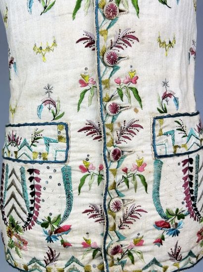 Gilet d'été en basin blanc brodé de fils...
