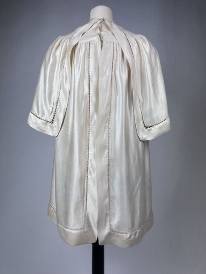 Cape de cérémonie pour enfant en satin Duchesse...