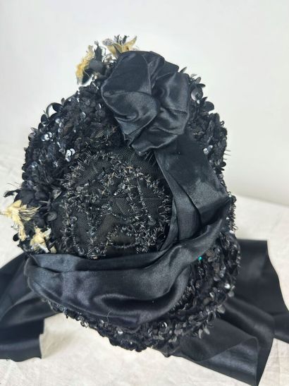 Cinq bibis de mode pour dame en tulle bouillonné...