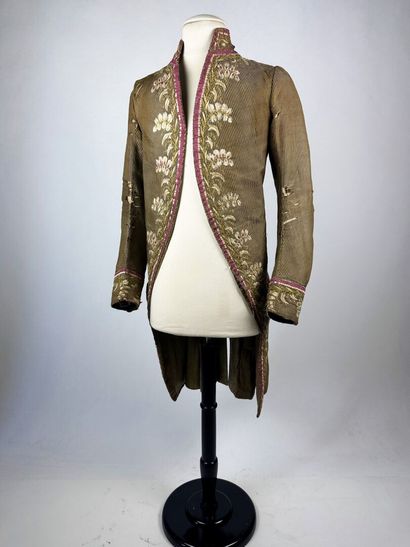 Habit d'homme paré datant de la période Louis...