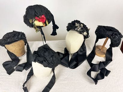 Cinq bibis de mode pour dame en tulle bouillonné...