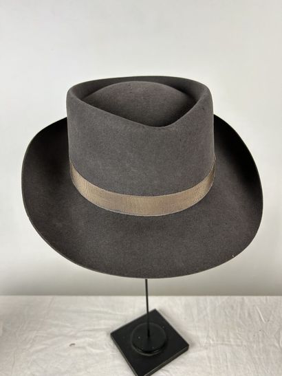 Trois chapeaux Borsalino et Fedora dont deux...