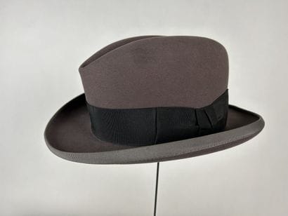 Quatre chapeaux Borsalino et Fedora dont...