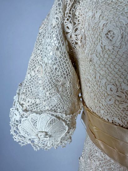 Deux robes de cérémonie pour fillettes Circa...