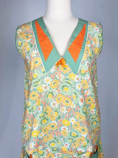 Un pyjama du soir ou négligé d'intérieur...