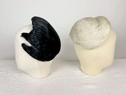 Quatre petits bibis en plumes Circa 1955-1965...