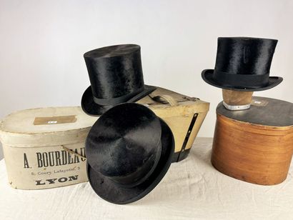 Trois chapeaux haut de forme taupés noir...