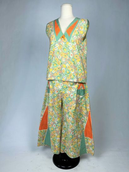 Un pyjama du soir ou négligé d'intérieur...