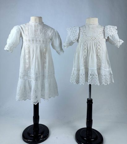 Deux robes de baptême en broderie anglaise...
