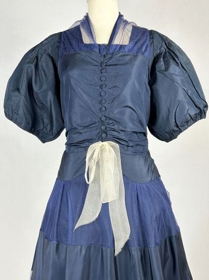 Robe longue pour le soir en taffetas rayonne...