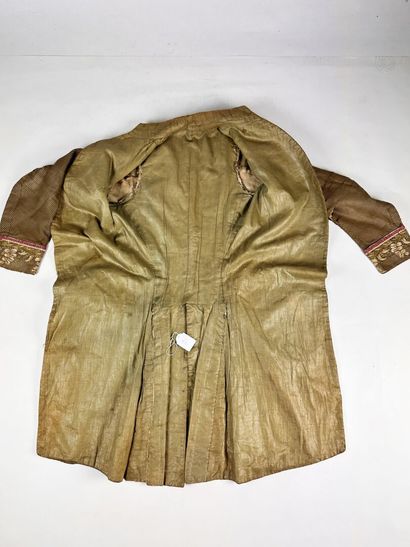Habit d'homme paré datant de la période Louis...