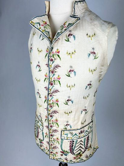 Gilet d'été en basin blanc brodé de fils...