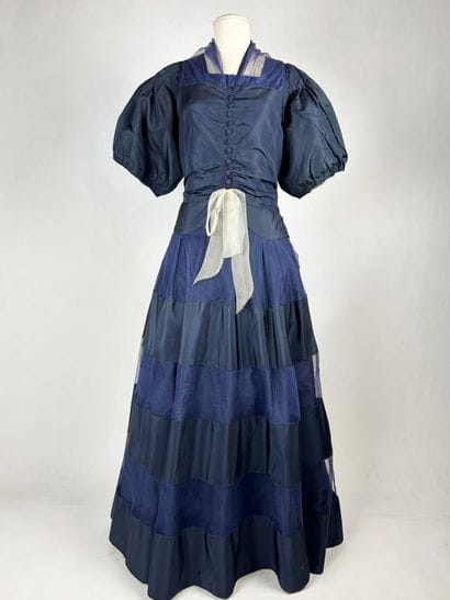 Robe longue pour le soir en taffetas rayonne...