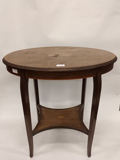Table de milieu marquetée , plateau de forme...
