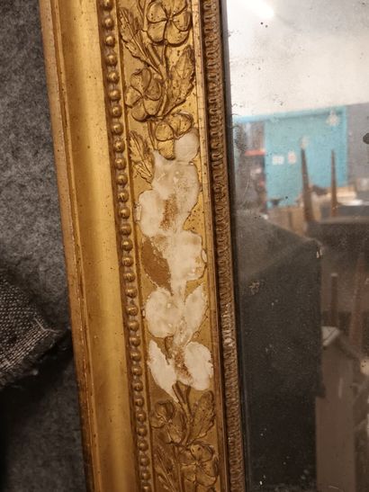 Grand miroir rectangulaire en bois et stuc
Dim....