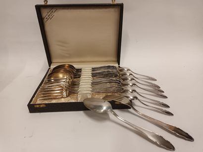 Ménagère en argent modèle filet violoné,...