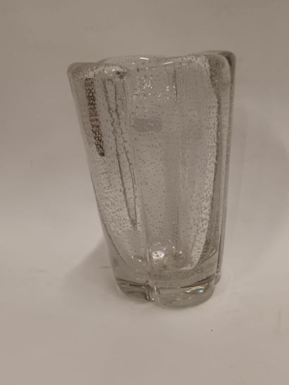 DAUM, un vase en cristal
signé
H : 25.5 ...