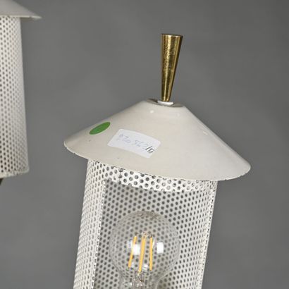 Dans l'esprit de KOBIS and Lorence

Lampadaire...